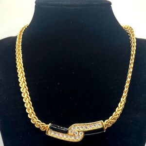 Swarovski Vintage Crystal goldtone metal necklace. Very beautiful